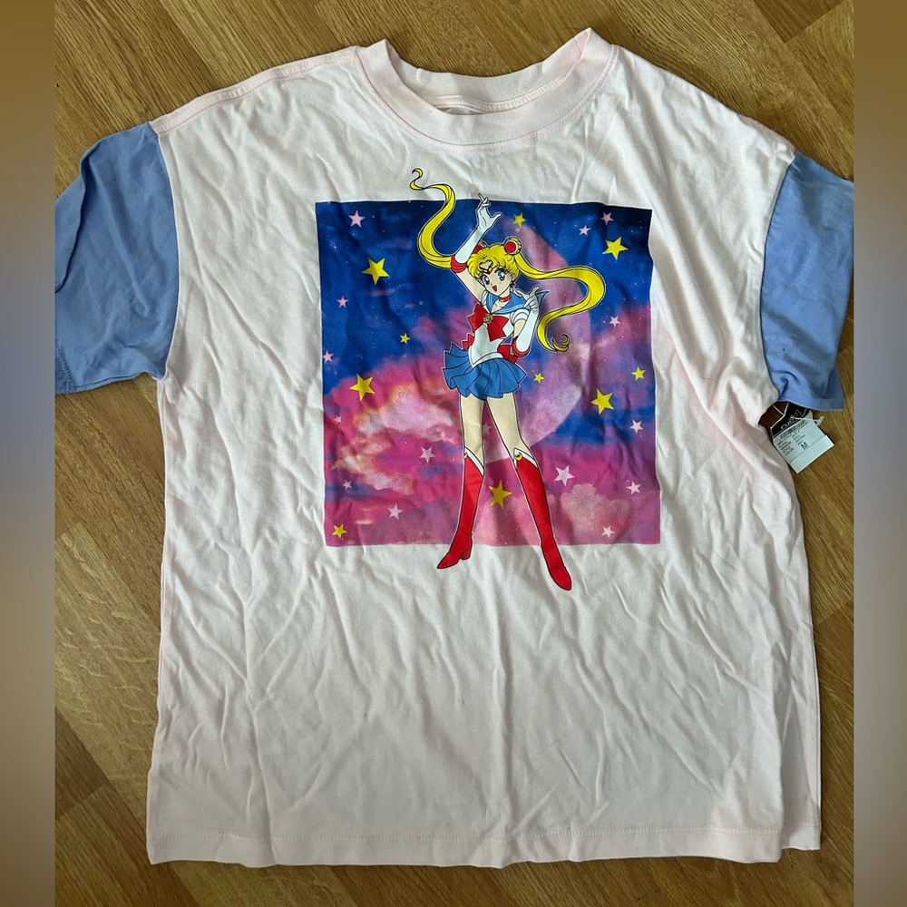 Sailor Moon tee NWT size medium